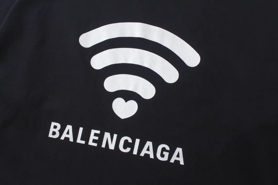 【 . Quality】BALENCI*GA/ .2024 .520 WI-FI T . . Authentic ， ！ ZP 。 260 ， . ， ，。 。 . ， 。 OS . Same Style ：BL 223368 :Black.Cream White Size：XS L
